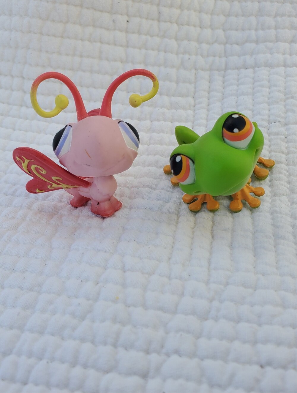 Littlest Pet Shop Pink Butterfly and Green Frog